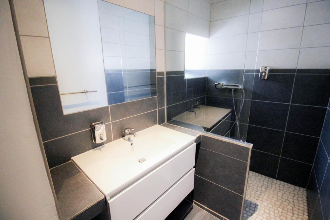 Appartement Calme Et Spacieux, Cite Et Ville A Pied, Wifi, 2 Chambres, 3 Lits Каркасон Екстериор снимка